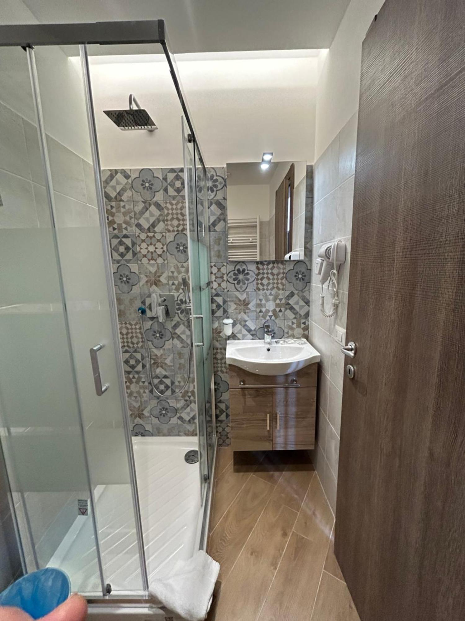 Grimaldi Comfort Guest House Luaran gambar